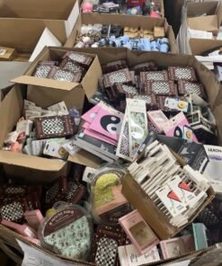 Assortierte Technik-Zubehör-Restposten günstig kaufen